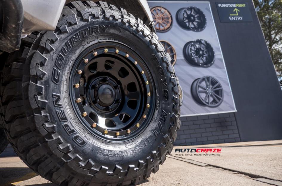 TOYOTA HILUX N80 4WD D LOCKER BLACK